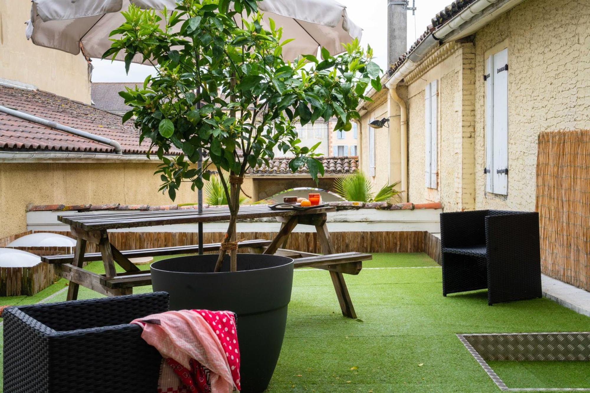 Hotel Le Loft Trie-sur-Baise ภายนอก รูปภาพ