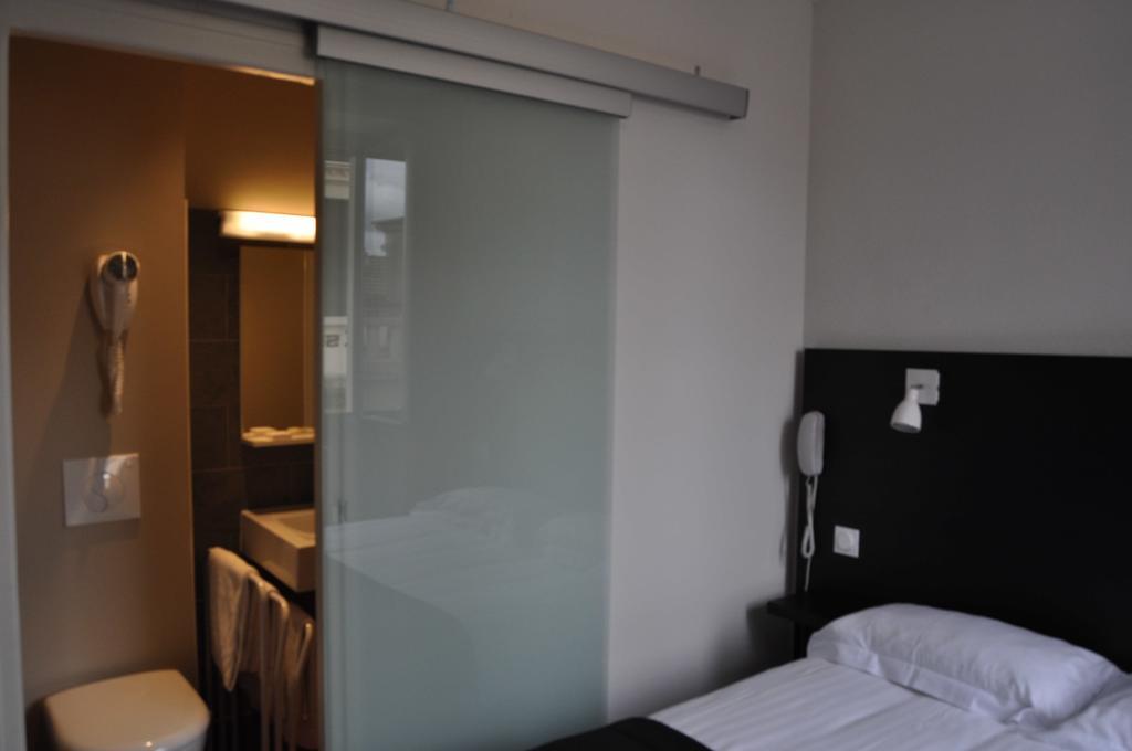 Hotel Le Loft Trie-sur-Baise ภายนอก รูปภาพ