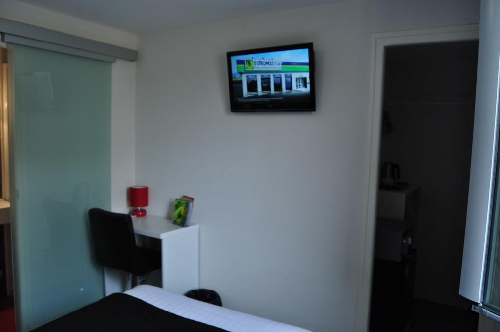 Hotel Le Loft Trie-sur-Baise ภายนอก รูปภาพ