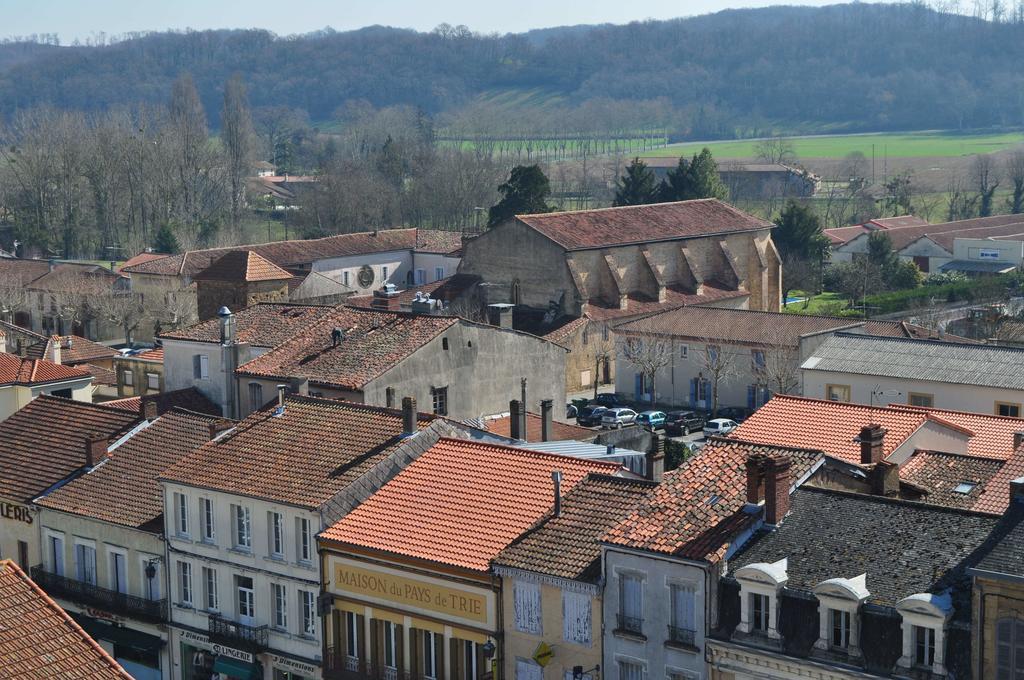 Hotel Le Loft Trie-sur-Baise ภายนอก รูปภาพ